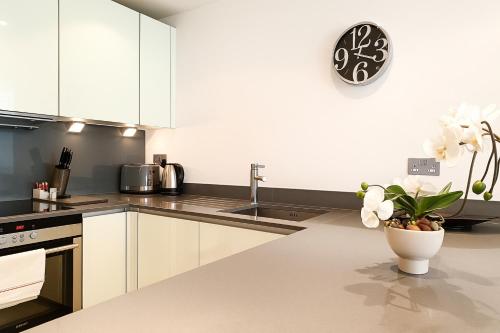 Tower Hill Serviced Apartments - image 10