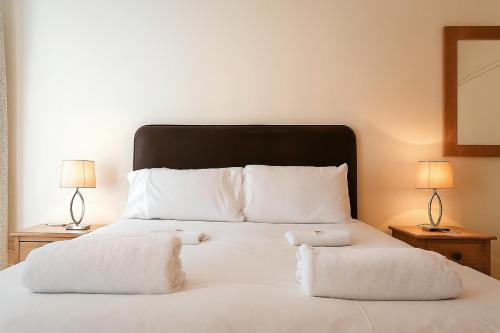 Still Life Tower Hill Executive - image 3