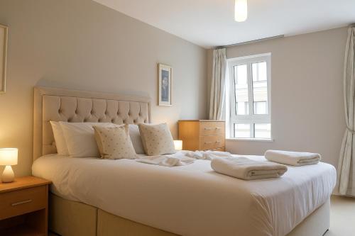 Still Life Tower Hill Executive - image 10