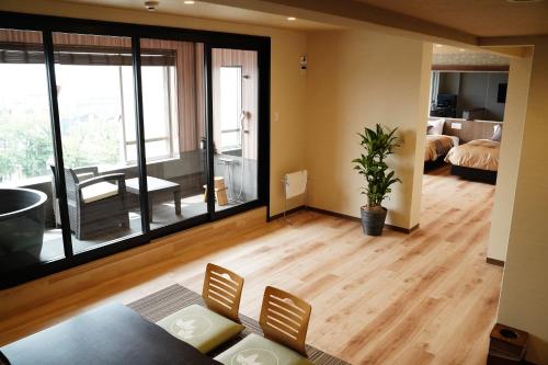 LiVEMAX RESORT Kaga Yamashiro - Tap to explore photos