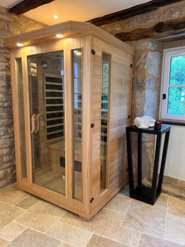 NOUBAR in 聖馬丹拉布瓦