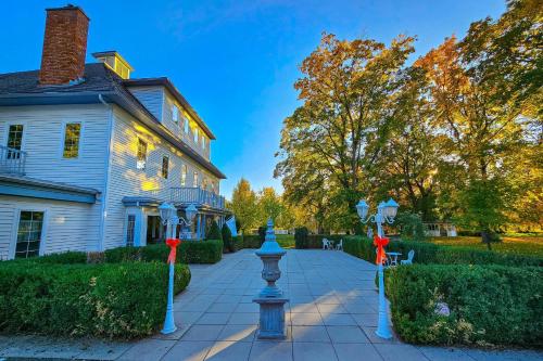 Gardenview Estate Bed and Breakfast - image 9