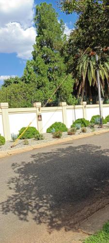 Veelux Self Catering Apartment-WIFI- Netflix