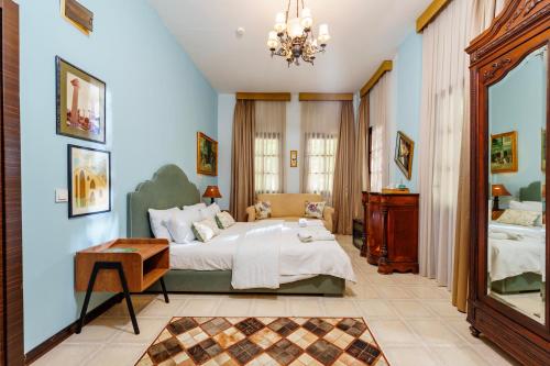 room detail thumbnail 0