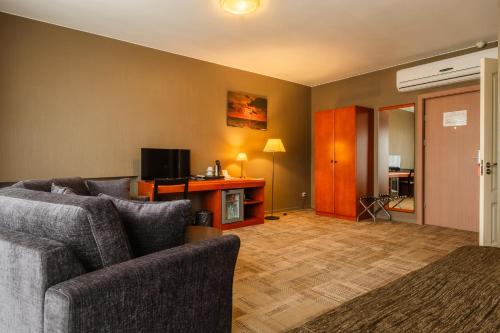 Liva Hotel - image 5