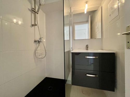 One-Bedroom House image 9