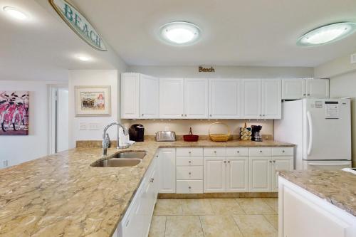 Island Club Condos 2 - image 12