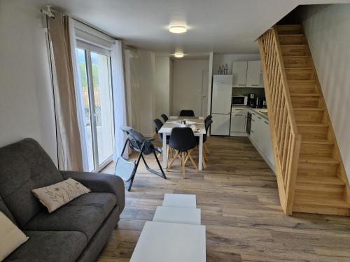 Krogs/atpūtas telpa, Appartement rénové Au Rain Grébatte avec terrasse (Appartement renove Au Rain Grebatte avec terrasse) in La Croix-aux-Mines