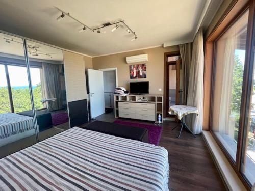 First Line Lozenez Beach Anron in لوزينيتس