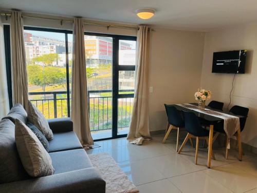 Tranquility 1BR with a pool at Umhlanga Durban, Дурбан