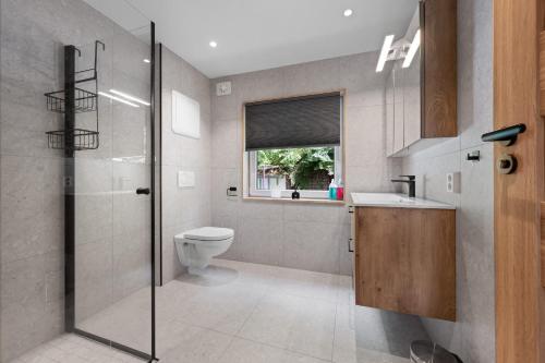 Mountain View & Balcony - Newly Renovated Apartment, Bergen (zdjęcie 5)