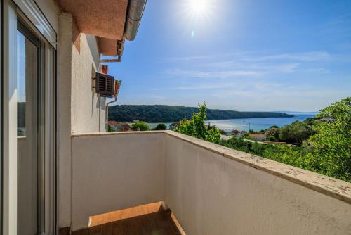 2 bedrooms, 3 beds