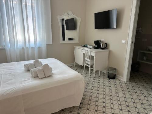 Double Room image 2