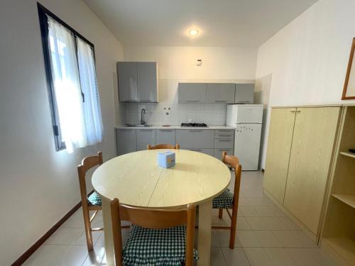 One-Bedroom Apartment image 1