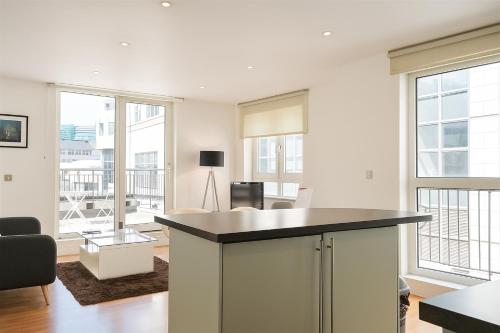 Still Life Tower Hill Executive - image 11