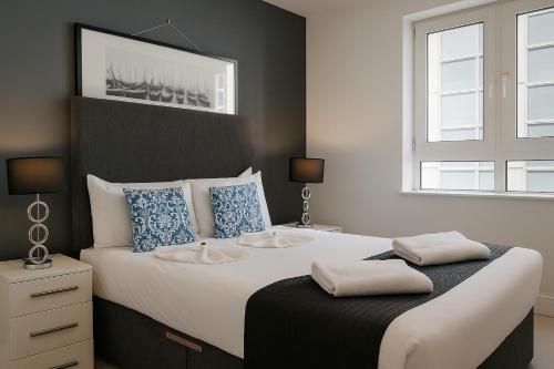 Still Life Tower Hill Executive - image 6