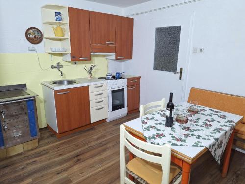 Pohorje Retreat II in Loce