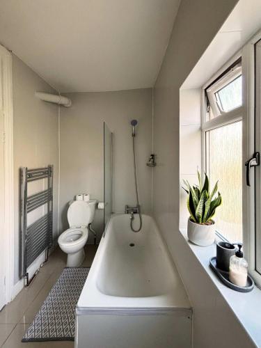 Sunflower Apartment B, London (photo 4)