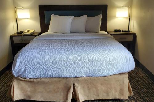 Ramada by Wyndham Canton/Hall of Fame - main image