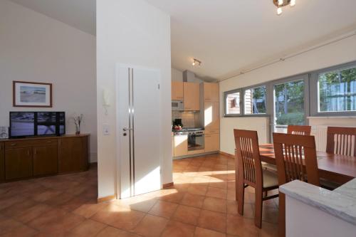Apartment image 10