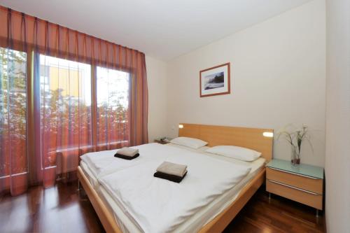 Apartment image 8