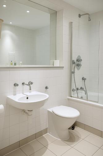 Still Life Old Street Executive - image 5