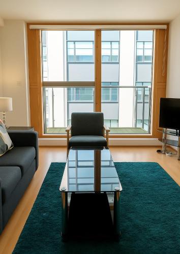 Still Life Old Street Executive - image 8