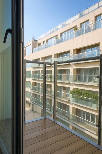 Still Life Old Street Executive - main image