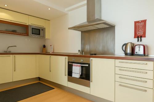 Still Life Old Street Executive - image 7