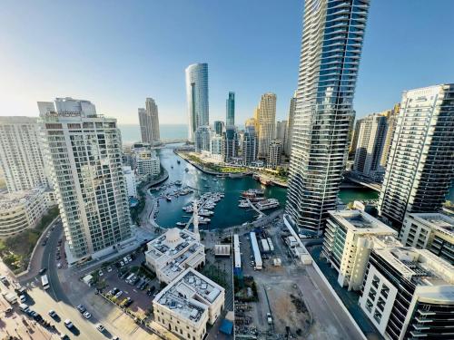 Upgraded High Rise 2 Br Full Marina Canal View, Dubai (foto 5)