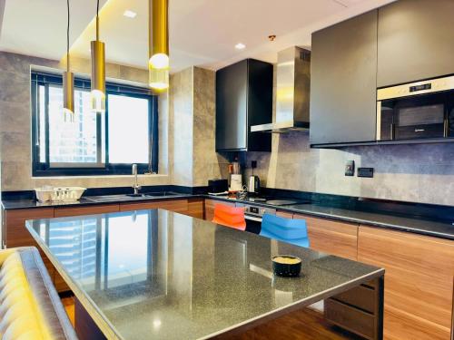 Upgraded High Rise 2 Br Full Marina Canal View, Dubai (foto 8)
