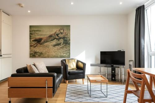 Still Life St Paul's Executive - image 5