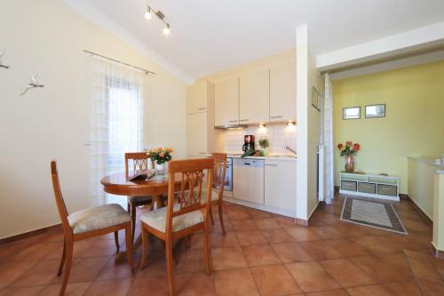Apartment image 8