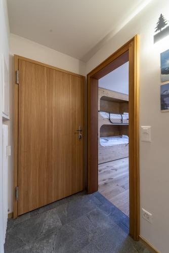 Two-Bedroom Deluxe Apartment image 3