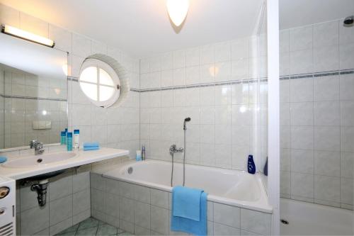 Apartment image 4