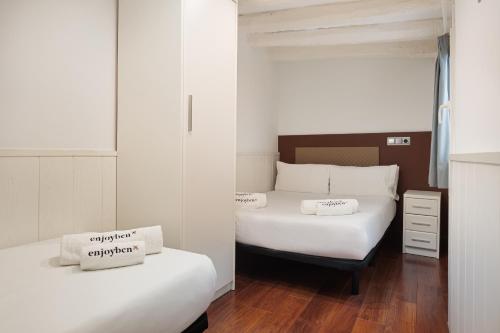 Enjoybcn Dali Apartments - main image