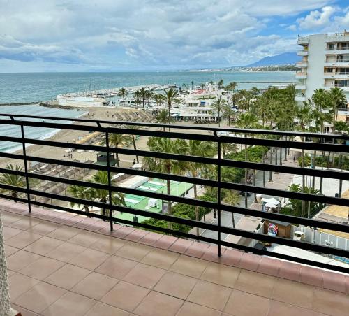 Apartamentos Mediterraneo - image 11