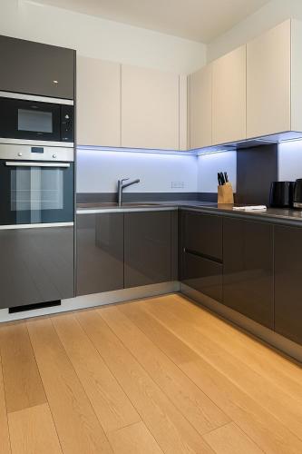 Farringdon Deluxe Apartments - image 5