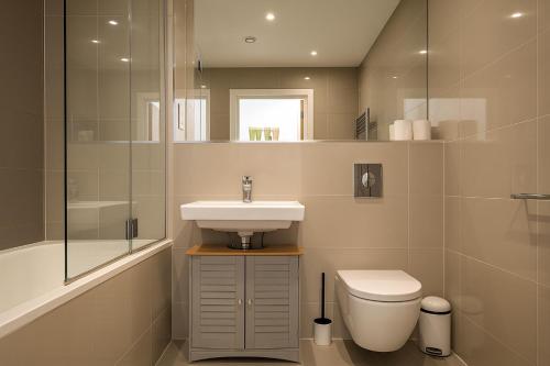 Farringdon Deluxe Apartments - image 10