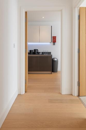 Farringdon Deluxe Apartments - image 6