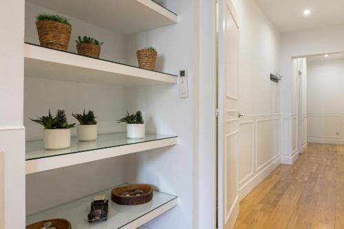 Enjoybcn Coliseum Apartments - image 7