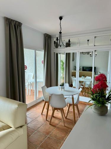 Apartamentos Mediterraneo - image 7