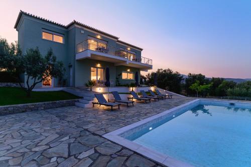 Dimelli Luxury Suites - Paralia Molos