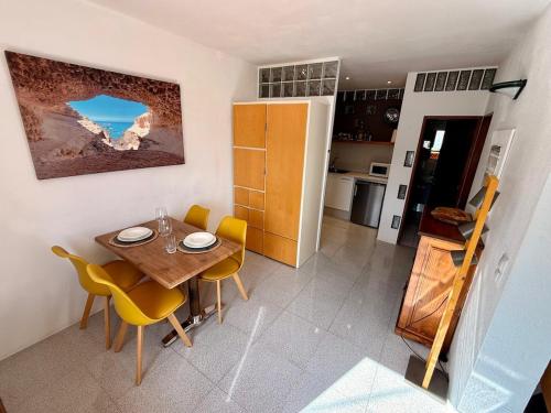 บริการและสิ่งอำนวยความสะดวก, 8 Islas in ลาสปลายิตาส