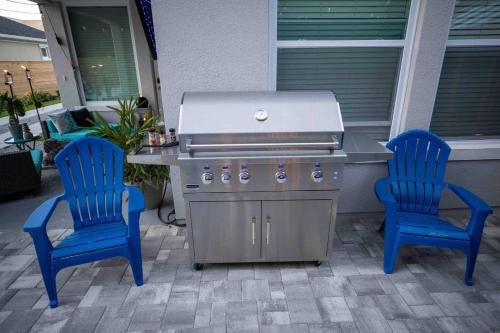 Downtown Orlando’s Modern Zen Home with Hot Tub - image 11