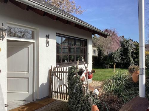Ferienwohnung mit eigenem Eingang und Garten für 2-4 Personen, Remagen (fotografie 2)