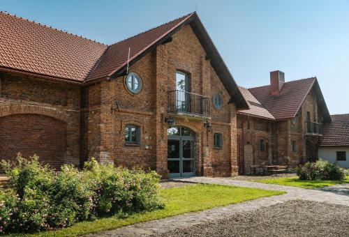 Dwór Kombornia - Folwark - Hotel - Kombornia