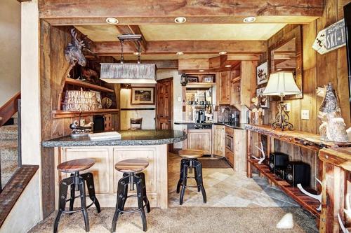 Beaver Run Resort - Peak 9 Penthouse - image 2