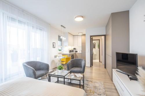 Penthouse - NEW - Modern & Quiet - image 14