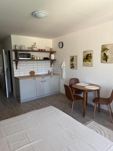 Apartmán Mour (Apartman Mour) in เรชเตย์น